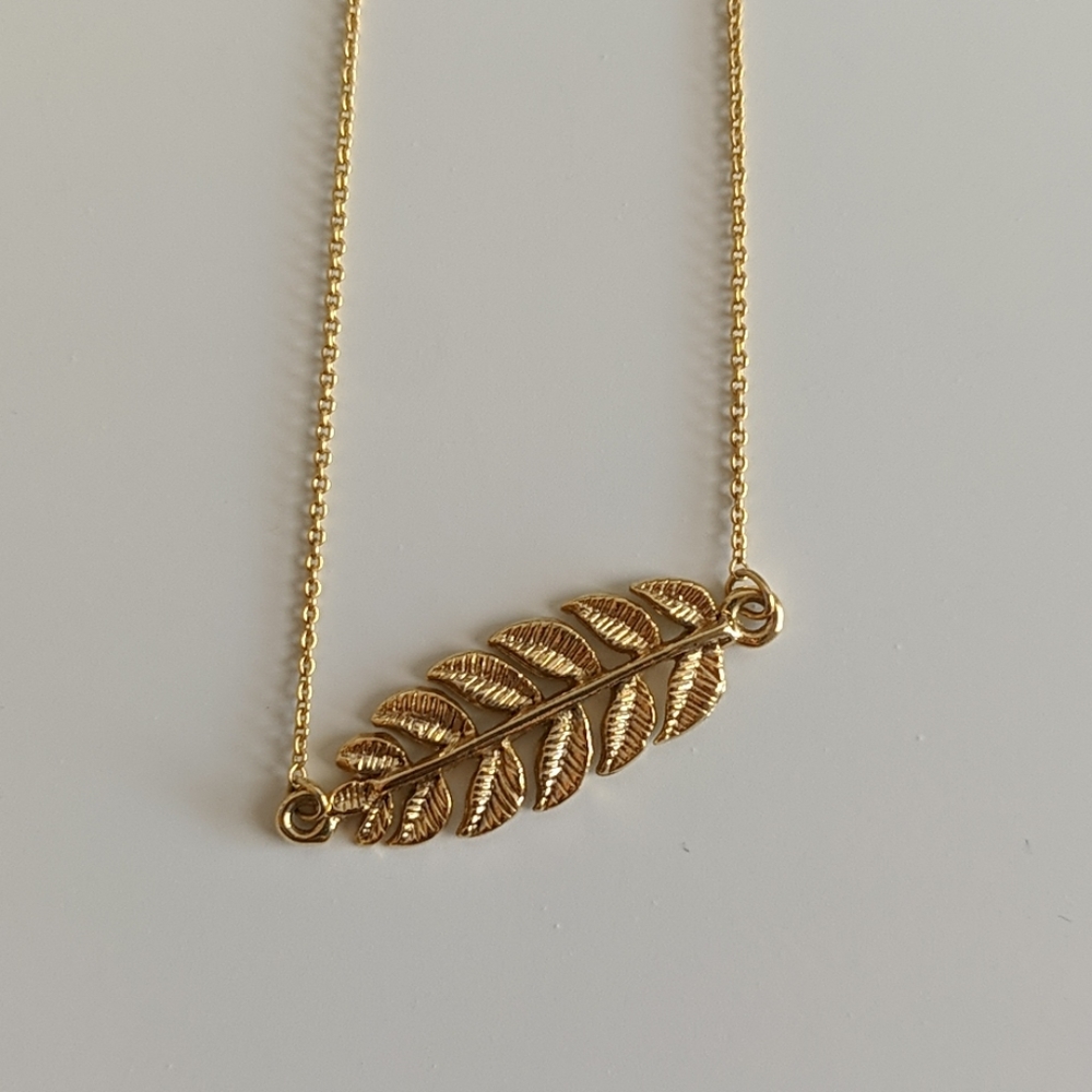 Dainty fern leaf charm necklace